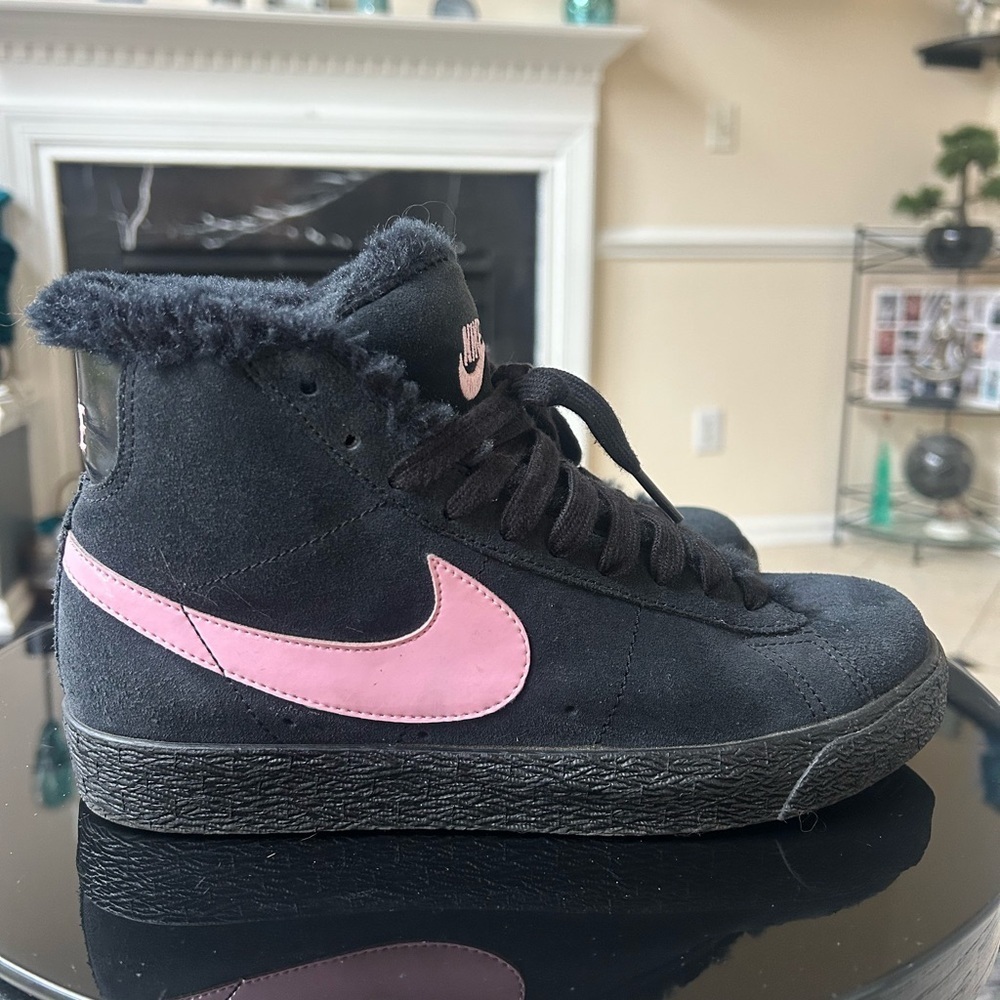 NIKE Pink & Black Fur Lined Mid Blazers - Picture 12 of 14
